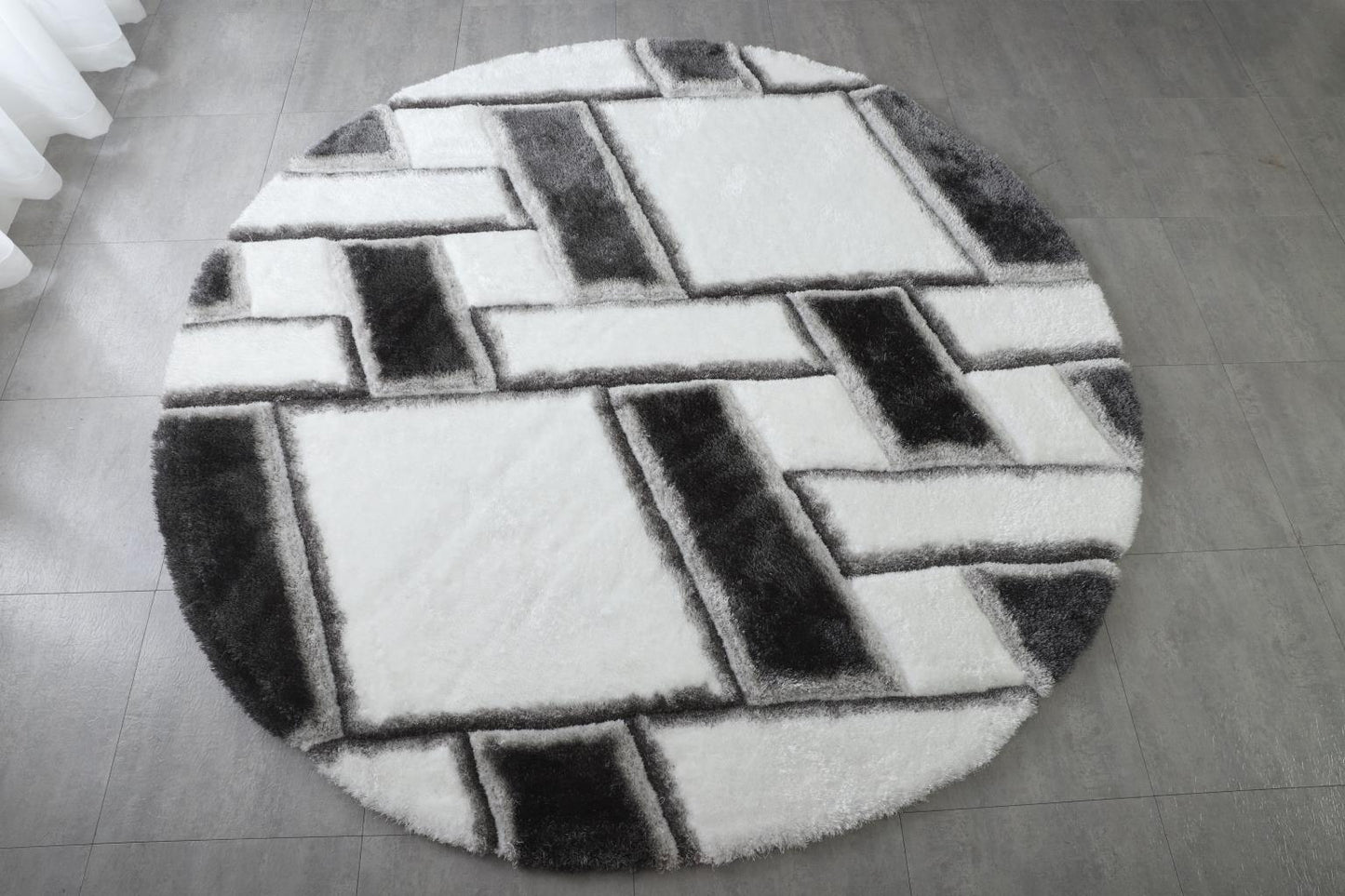 Mateos Black & White Diamond Shag Rug